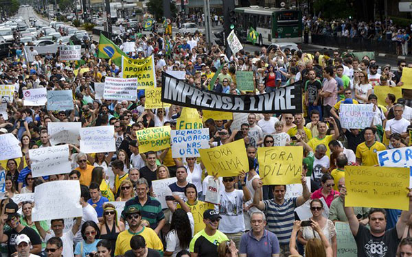 manifestações contra Dilma