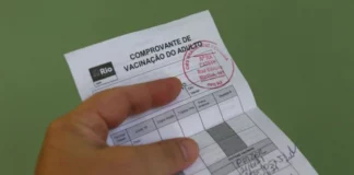 O passaporte vacinal era exigido desde o dia 12 de novembro de 2021 em lugares de uso coletivo Tânia Rêgo/Agência Brasil