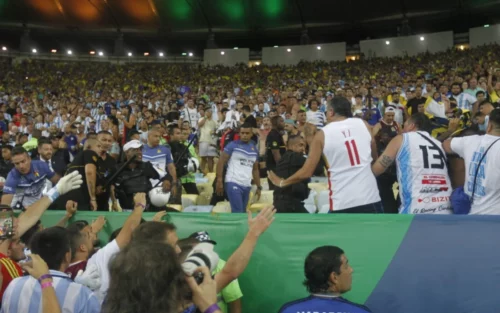 Pancadaria antes de Brasil e Argentina manchou clássico no Maracanã Reginaldo Pimenta/Agência O Dia