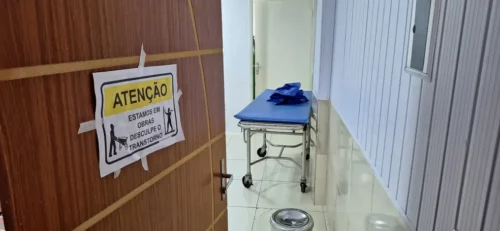 Policiais afirmam que clínica não possuía condições de funcionar — Foto: Reprodução